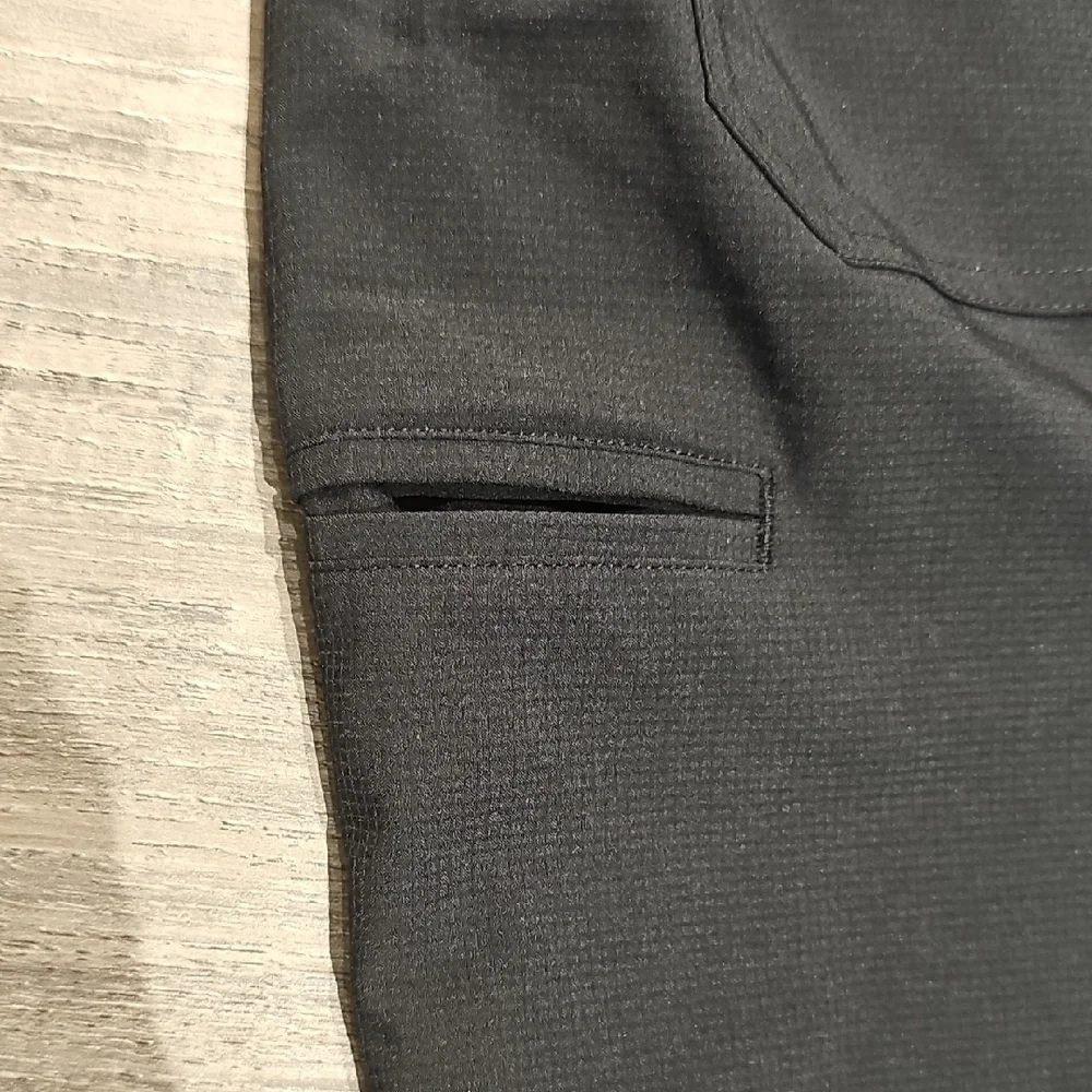 Eddie Bauer Men's Black Flat Front Shorts